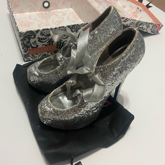 Women's Stilletos/Performance Heels 8 M - Picture 2 of 4